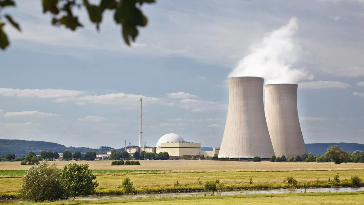 Sécheresse : pourquoi les centrales nucléaires s’arrêtent quand les fleuves sont à sec