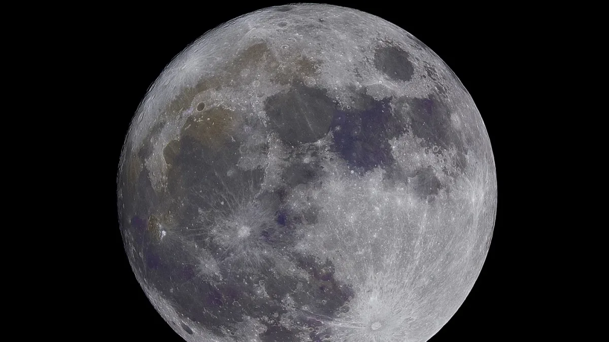 Cratère du Falcon 9 sur la Lune : que révèlent les images de LRO ?