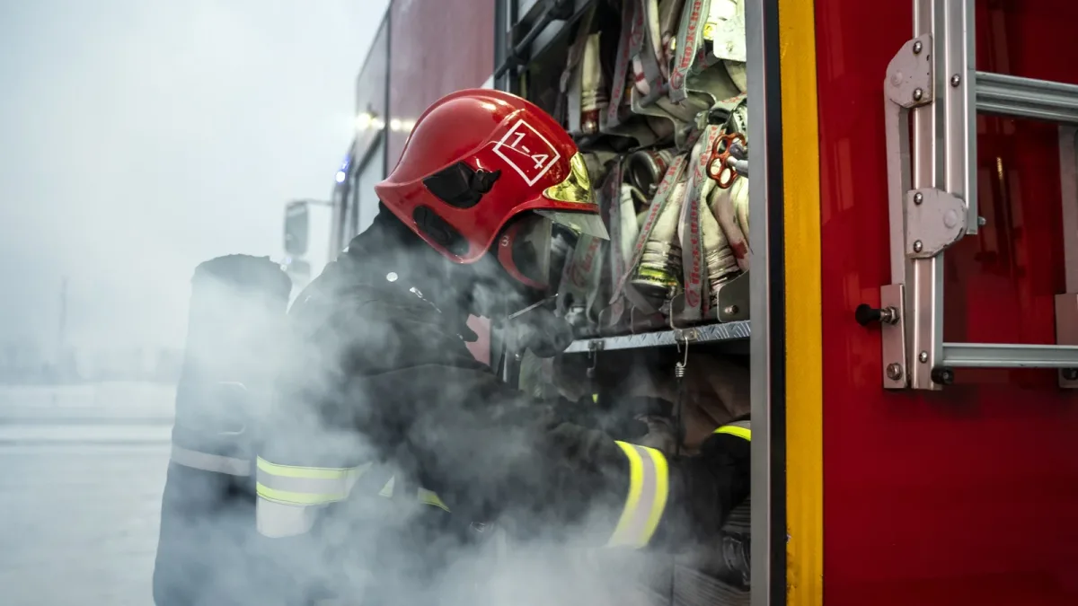 Fumées d'incendie : pourquoi elles persistent plus longtemps que les modèles ne le prévoient