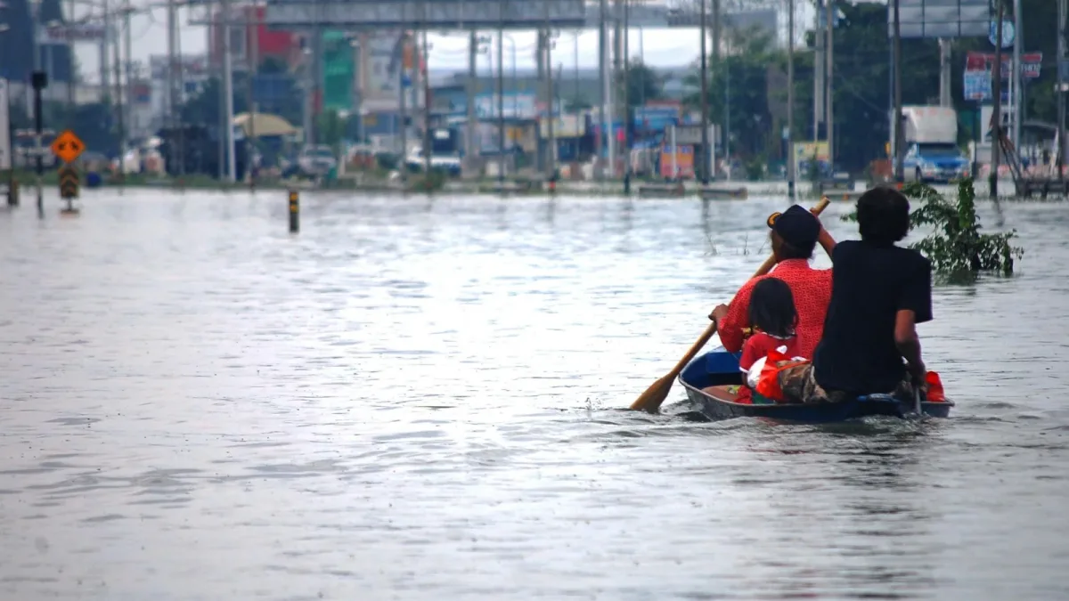 Bangkok en état de catastrophe : comment 300 mm de pluie ont saturé une ville qui s’enfonce