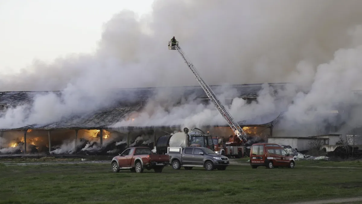 Incendies dans les centres de tri : de la batterie écrasée au feu de stock, 1 245 sites contrôlés
