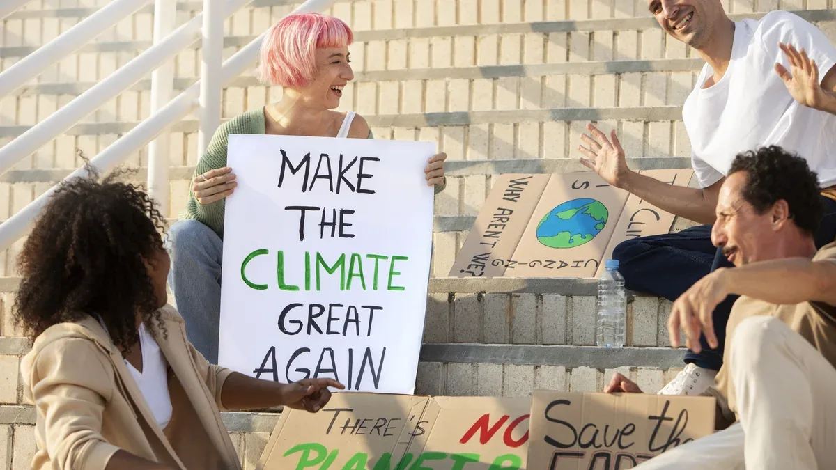 Gros plan sur les personnes qui luttent pour le changement climatique