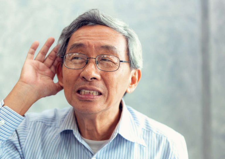 Comprendre les causes de l&rsquo;oreille bouch&eacute;e