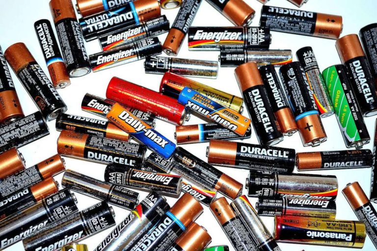 Comment tester une batterie avec un multim&egrave;tre ?