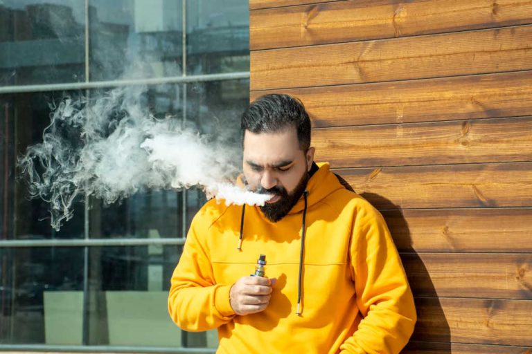 Le vapotage sans nicotine entra&icirc;ne-t-il des effets secondaires ?