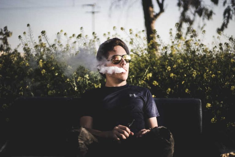 L&rsquo;utilisation des e-cigarettes : une &eacute;pid&eacute;mie chez les jeunes